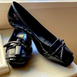 SOLD! New Calvin Klein Leslie Polished Calf Flats